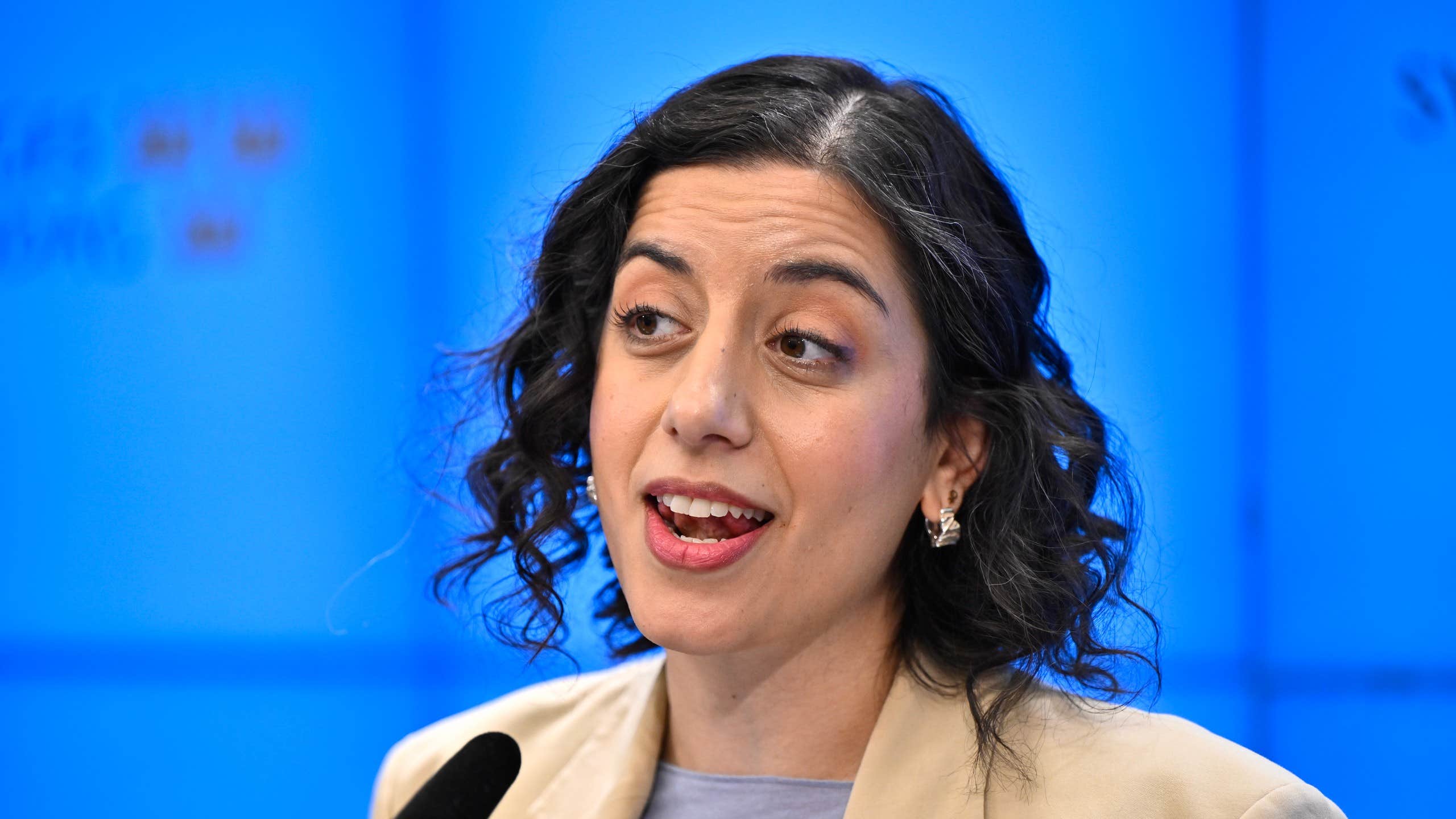 L:s vallöfte – Mohamssons blinkning till Åkesson