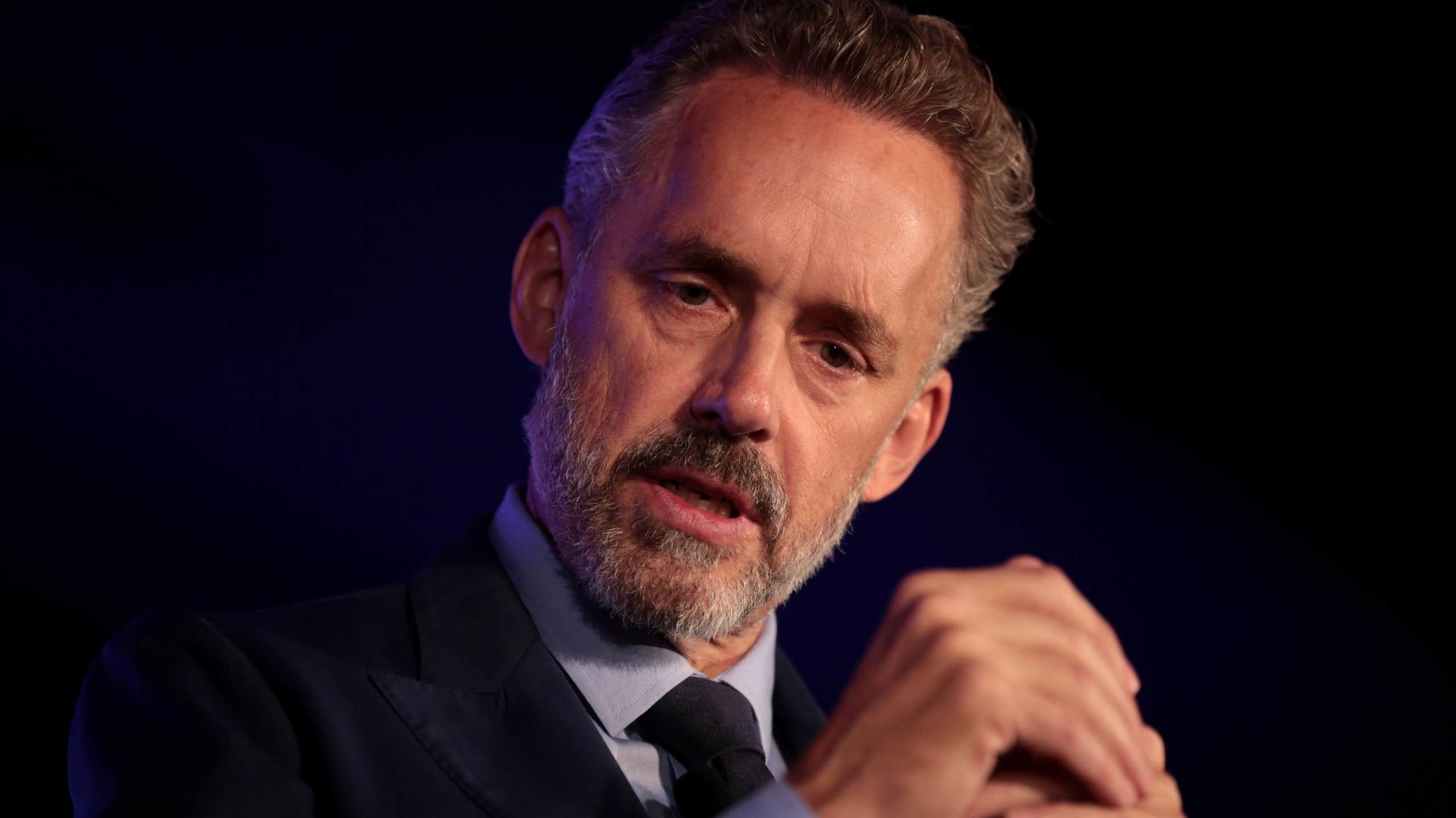 Jordan Peterson svårt sjuk – dottern Mikhaila berättar