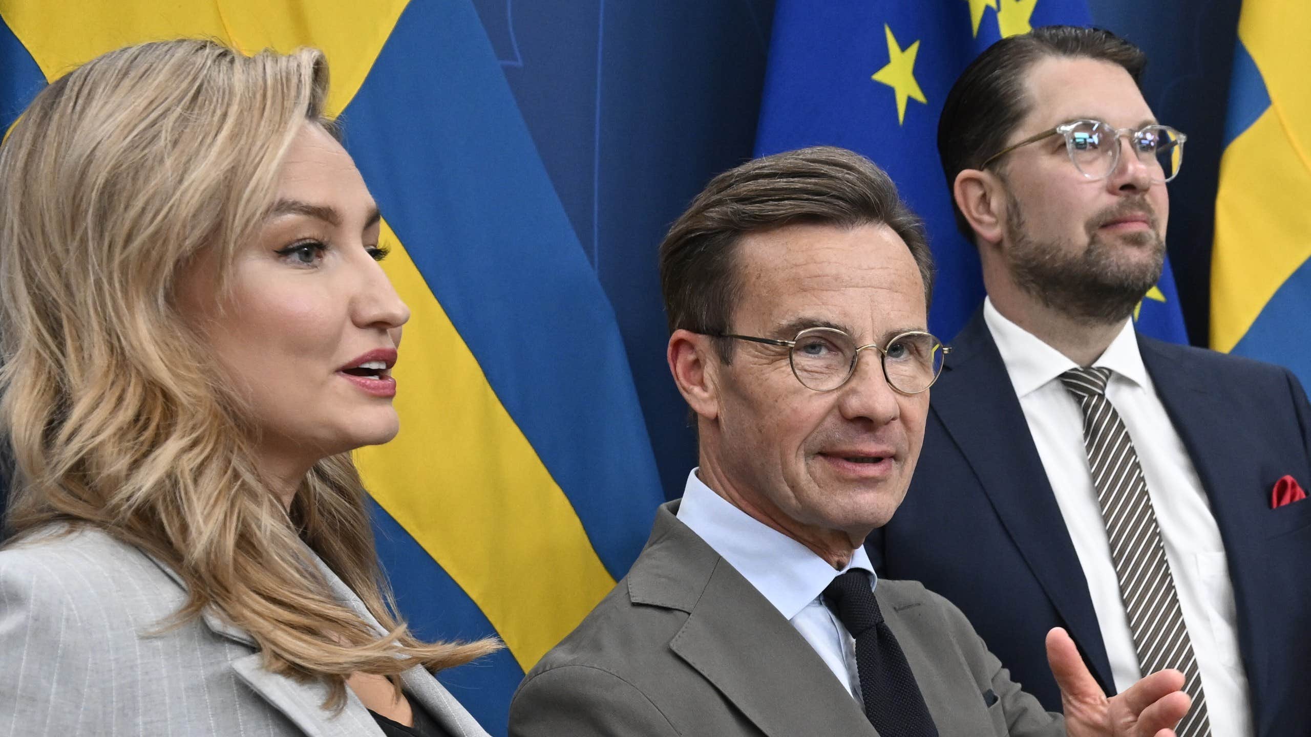 Partiledarna nobbar omtalade intervjun