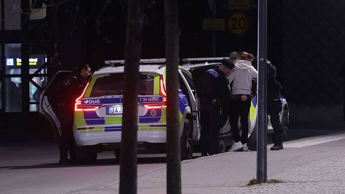 Flera gripna i Liljeholmen – kopplas till utredning | Expressen