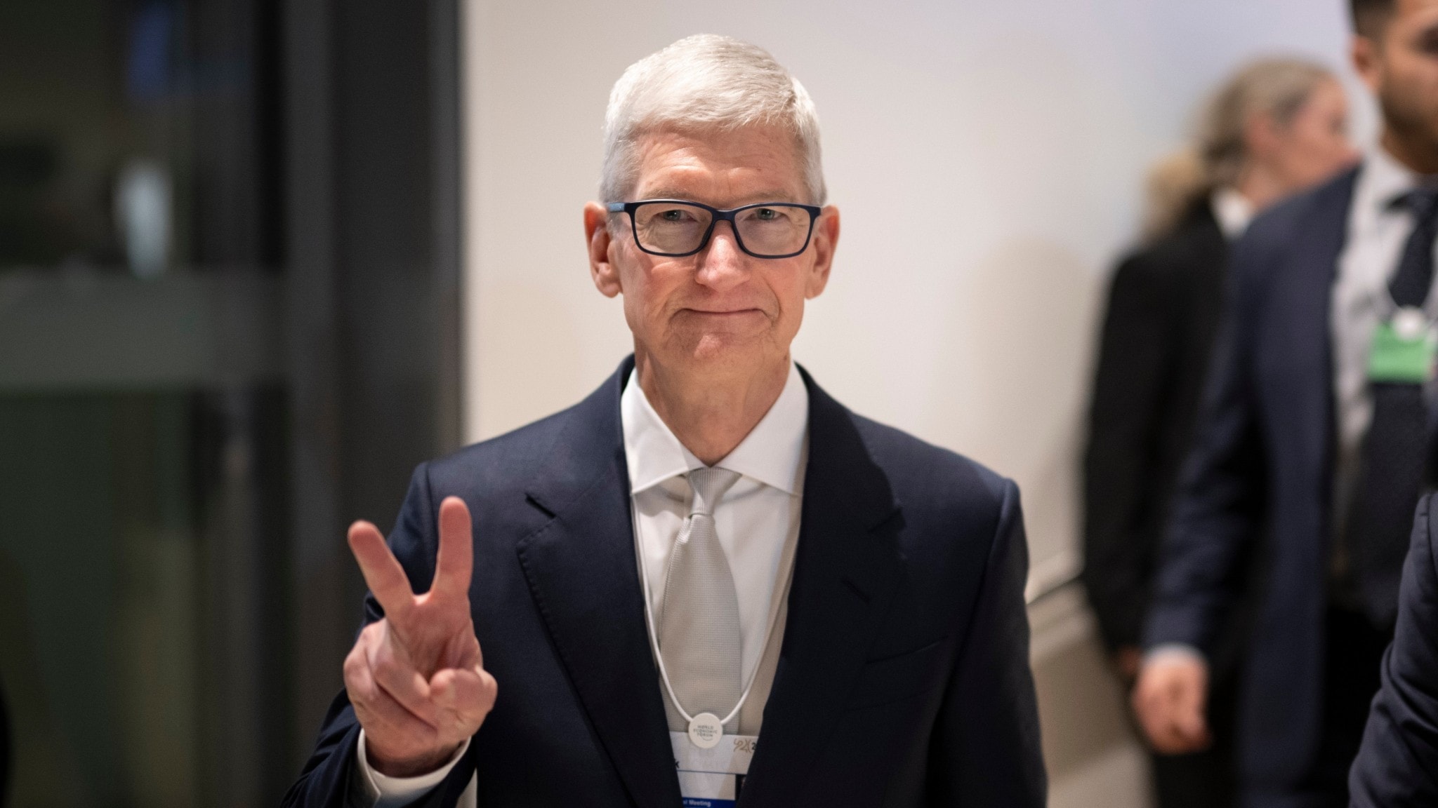 Tim Cook avgår som vd för Apple