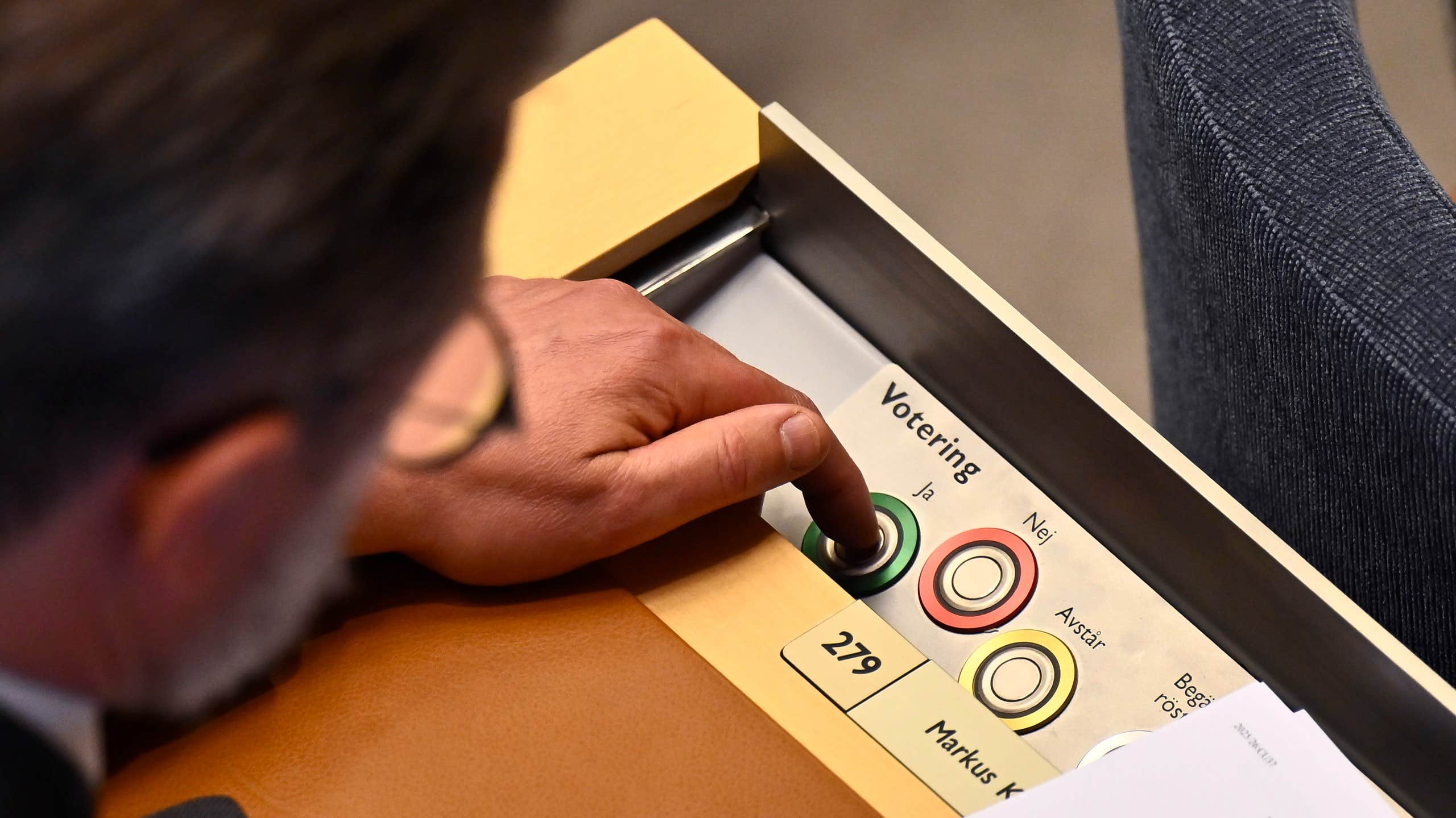 JUST NU: Ilskan efter röstningen i riksdagen