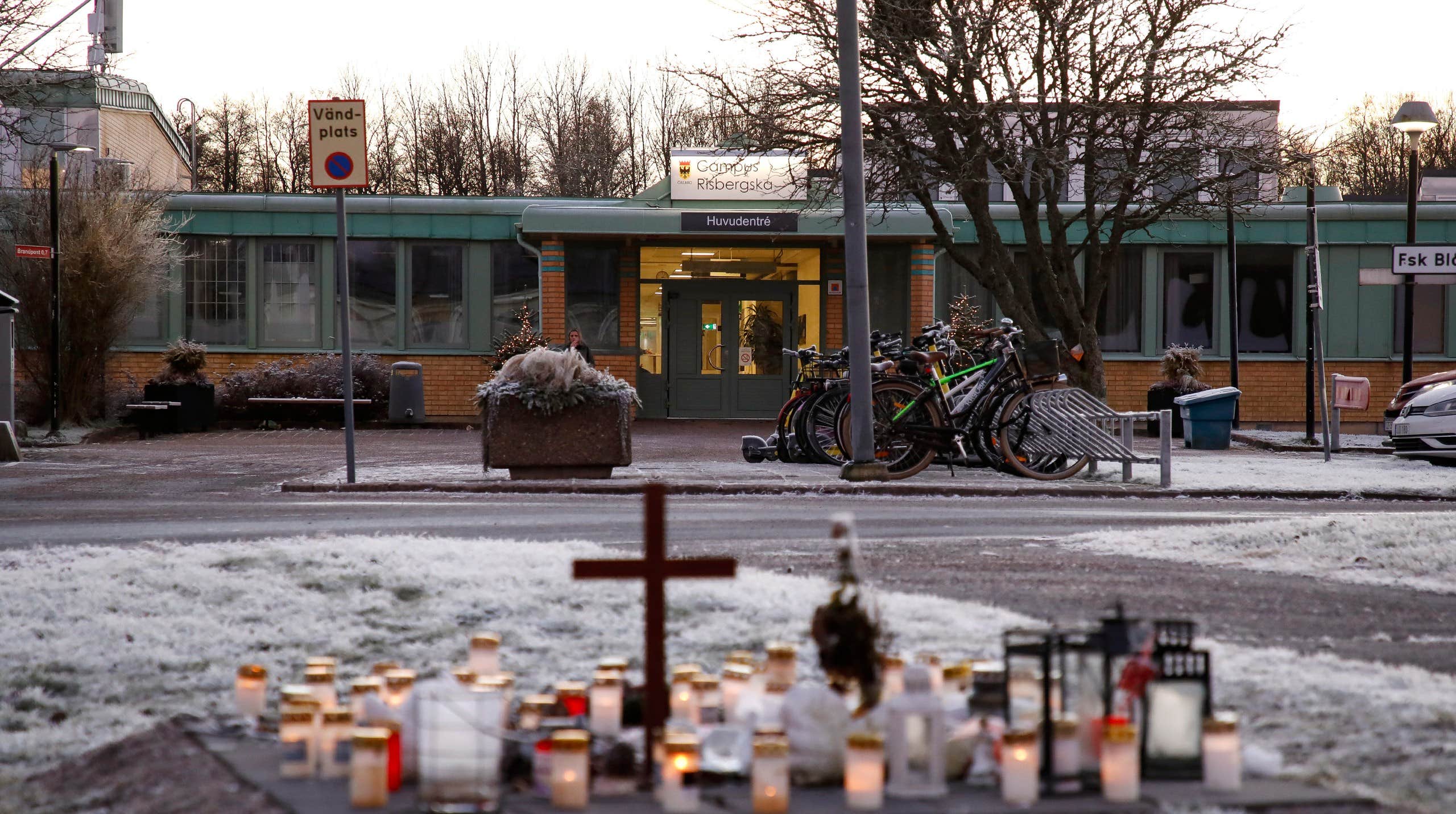 Satt gömd i flera timmar – berättar för första gången