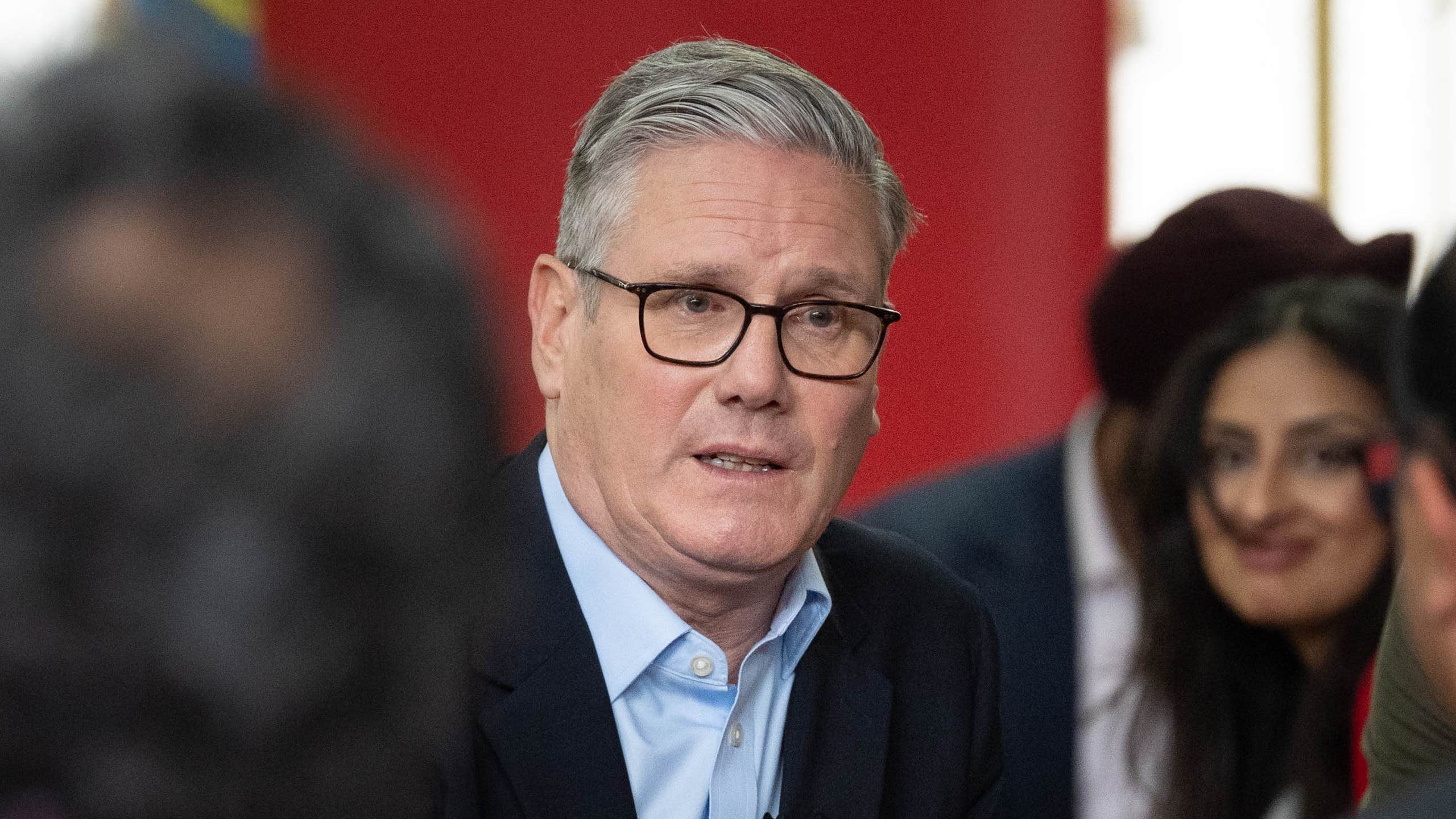 Trots brakförlust – Keir Starmer tänker sitta kvar