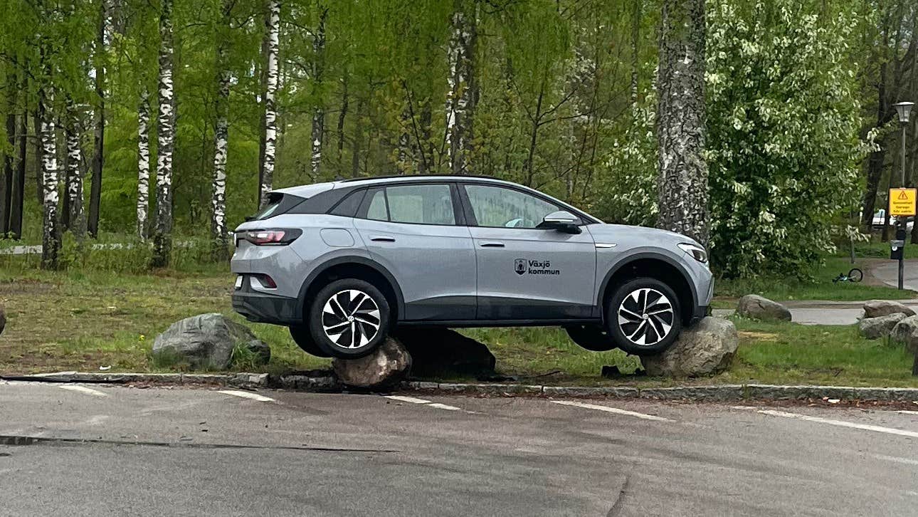 Kommunanställde får sparken efter kreativa parkeringen