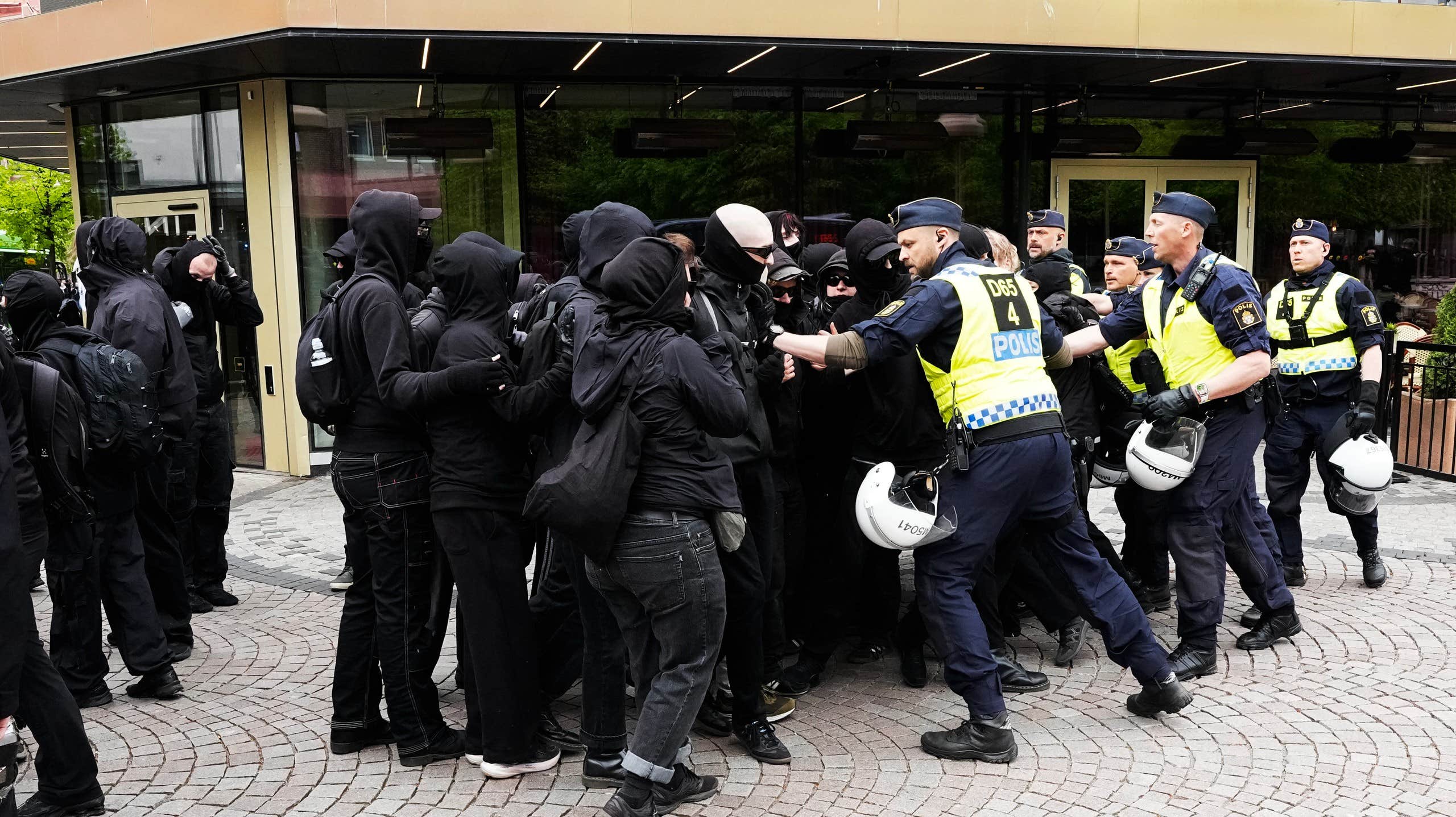 Stökigt på demonstration i Helsingborg