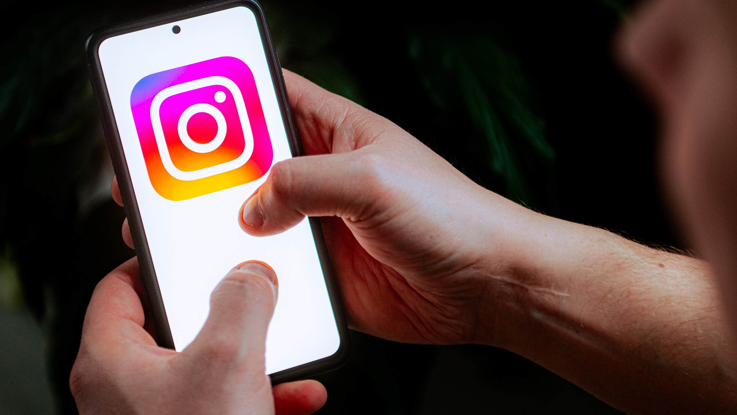 Läckte scheman – på Instagram
