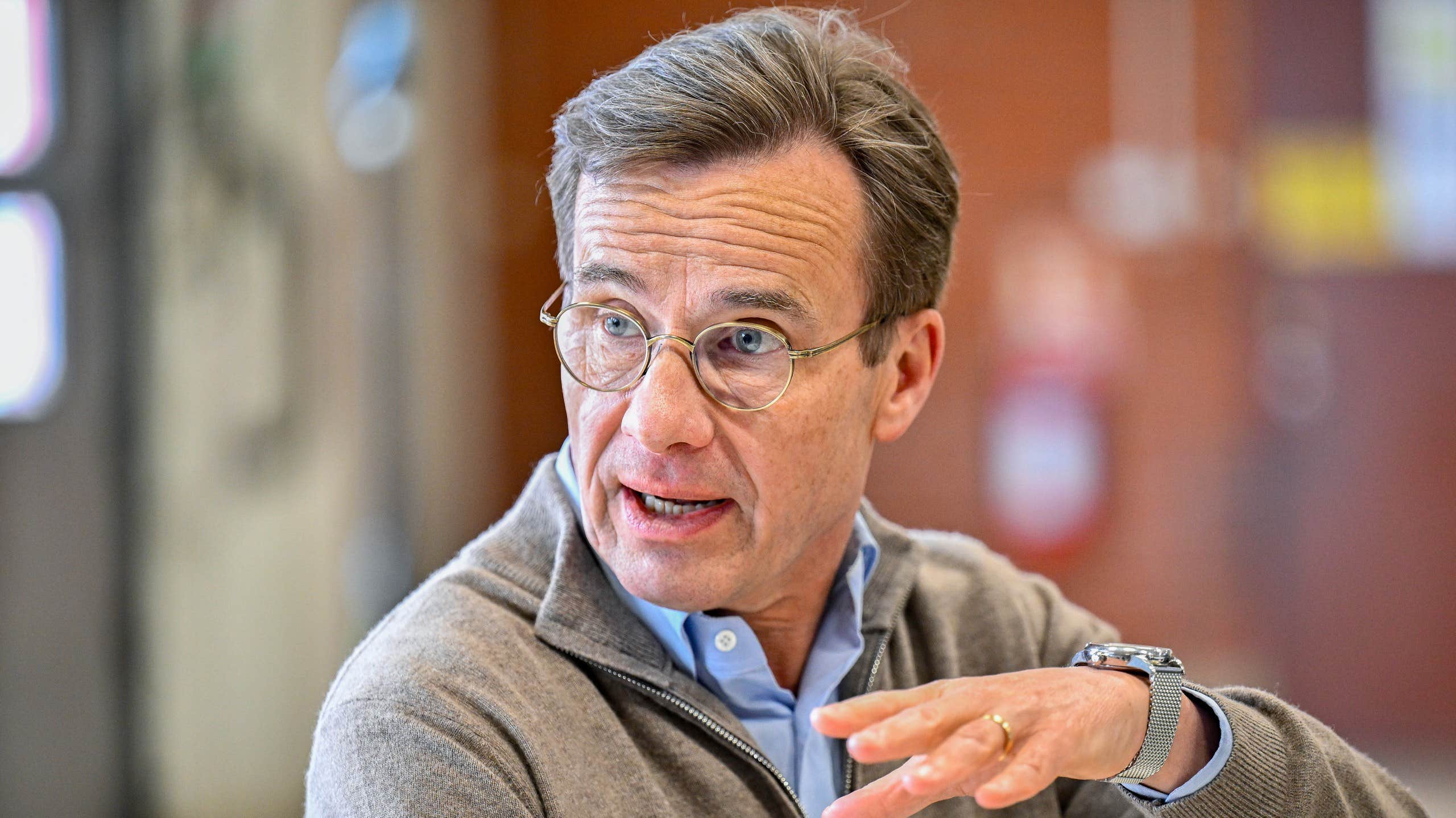 M ställer bistånd mot äldreomsorg