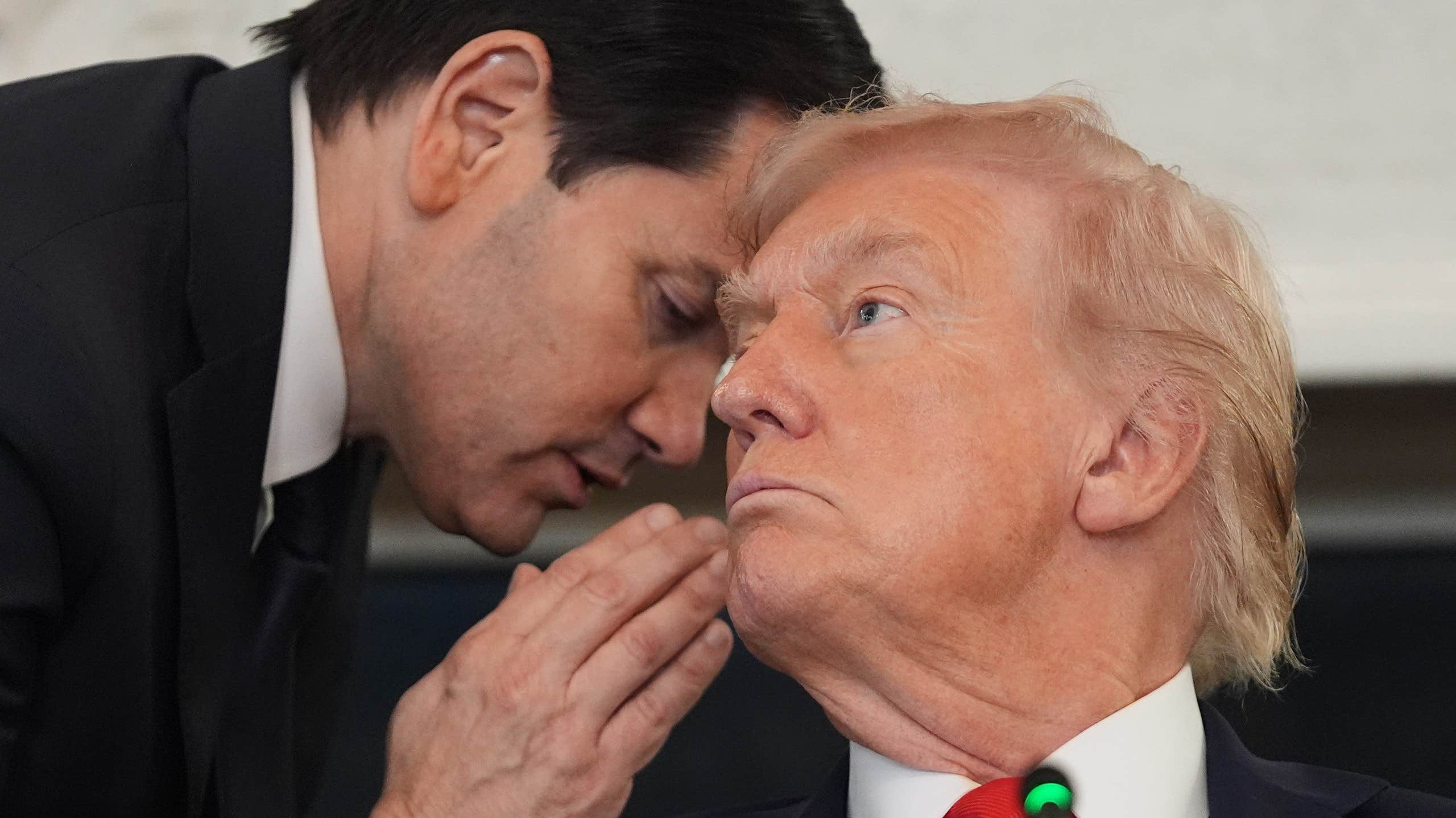 USA:s maktdrag mot landet Trump hotat