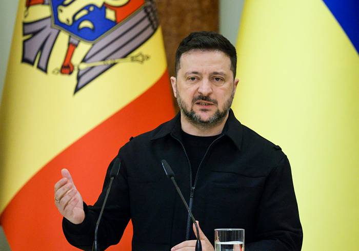 Zelenskyj varnar för rysk superrobot | Expressen